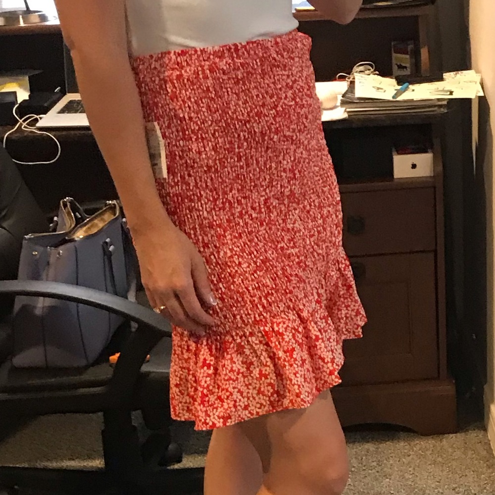 Lush ruffled mini skirt